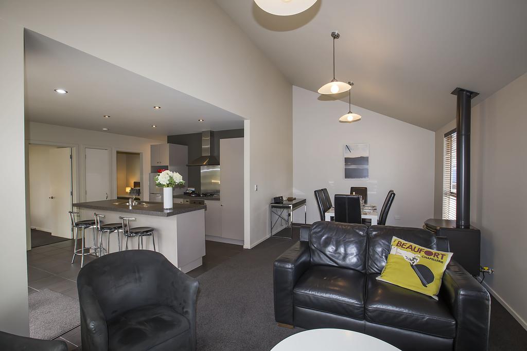 The Claremont Motel Martinborough Extérieur photo